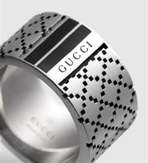 gucci rings in silver.